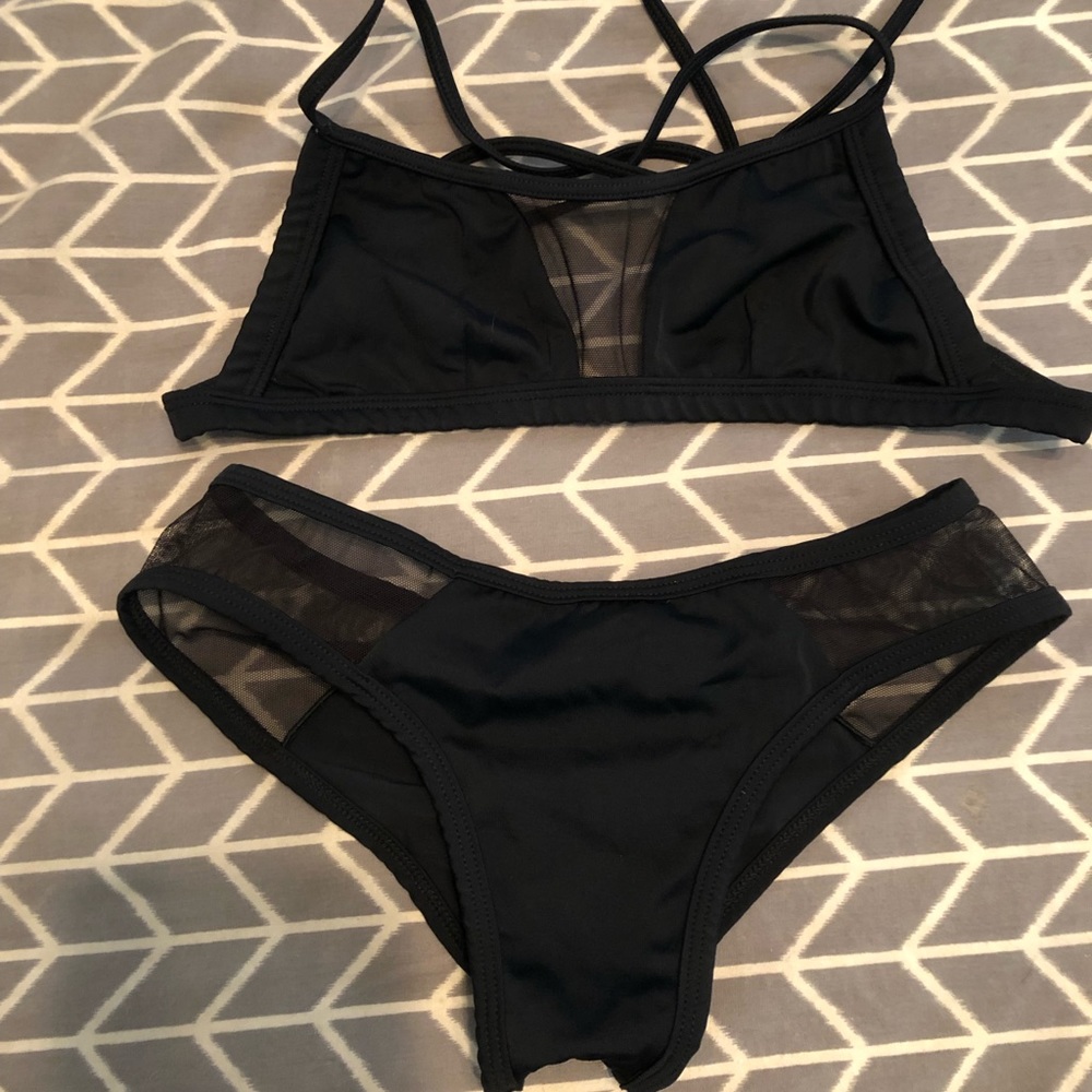 Black bikini set